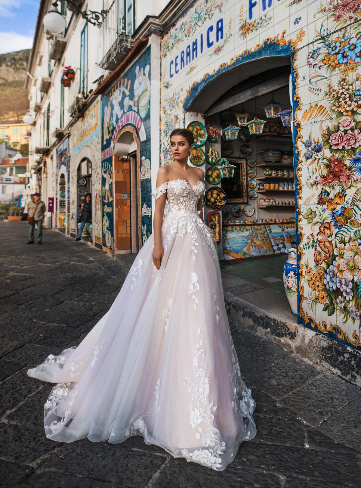 Mitterhofer Brautmode - Startseite - BRAUTKLEID TRENDS 2027