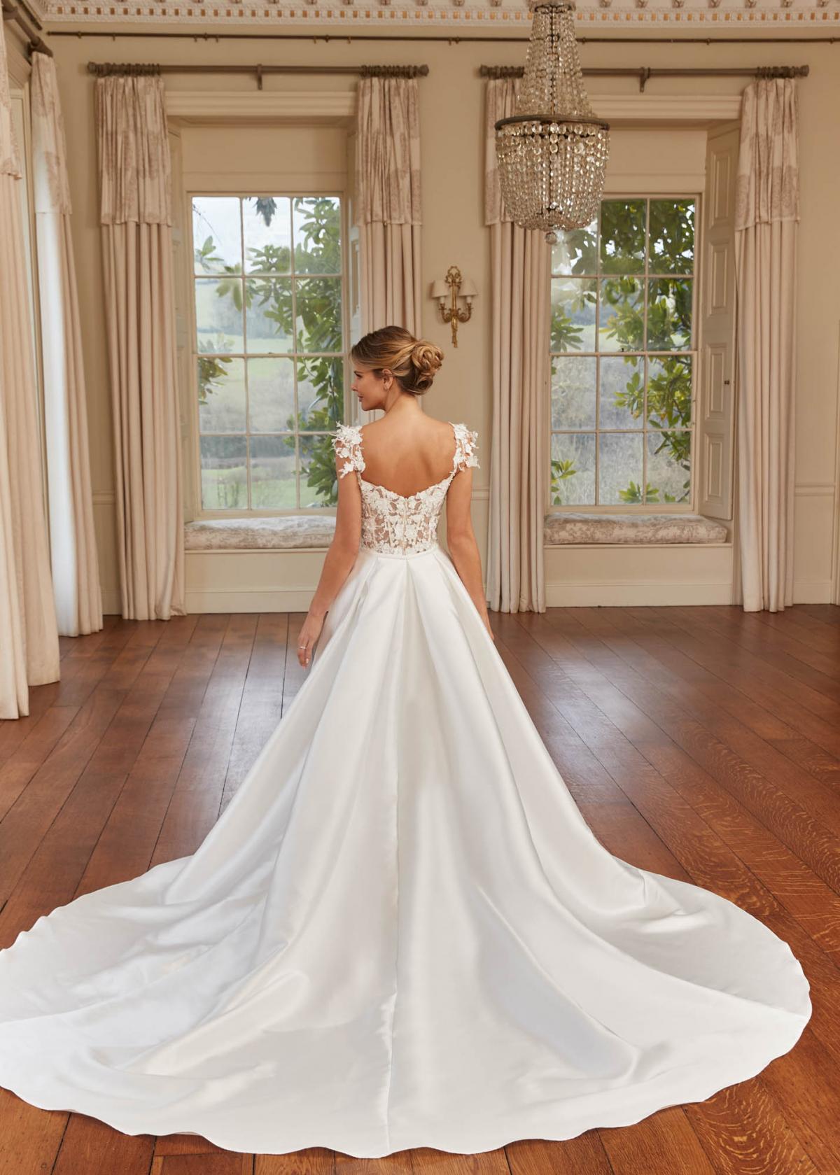 Mitterhofer Brautmode Fitn Flare & Meerjungfrau Brautkleider